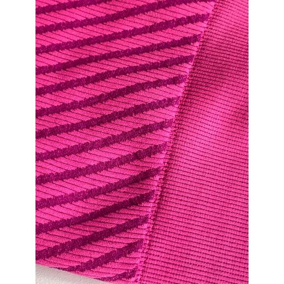 FABLETICS SPORT BRA SEAMLESS HOT PINK REVERSIBLE SZ S GYM PILATES ATHLEISURE - Picture 11 of 16